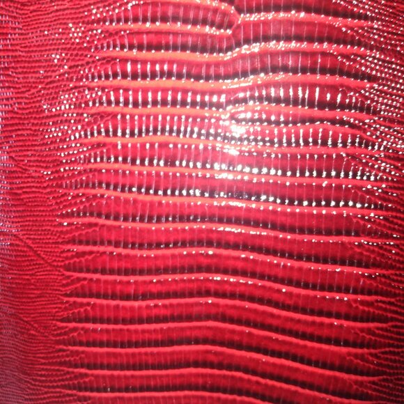 Red Crocodile Estee Lauder Slim Travel Case - Picture 5 of 5